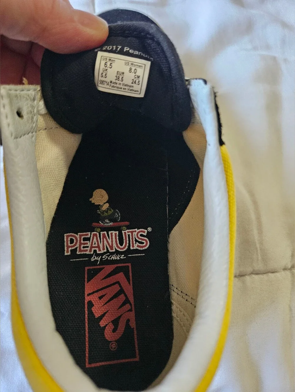 Vans x Peanuts Old Skool ‘Charlie Brown’ - Women's 8 (Rare/Collab)